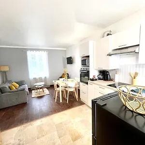  Appartement T2 Situé Au Cœur Du Centre Historique De France